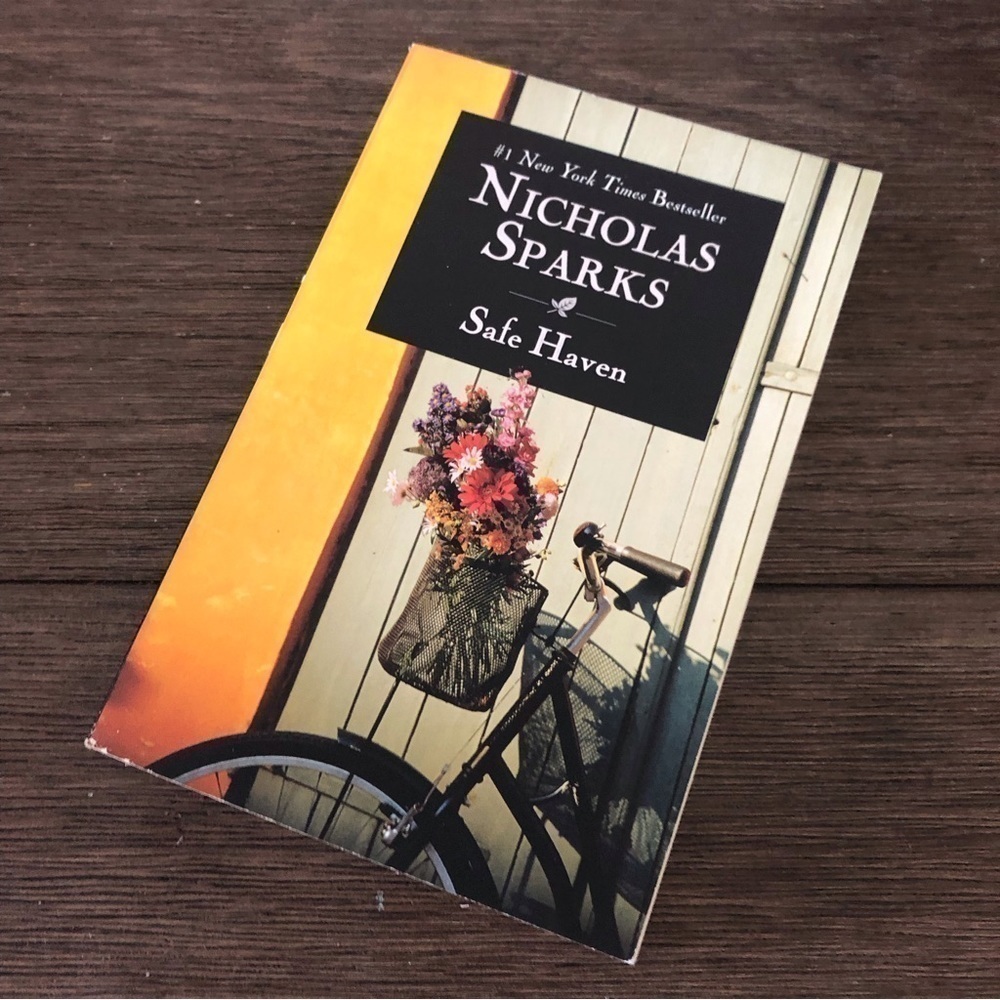 Safe Haven by: Nicholas Sparks paperback book